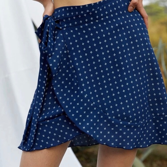 Skirts - Picture 9 of 10